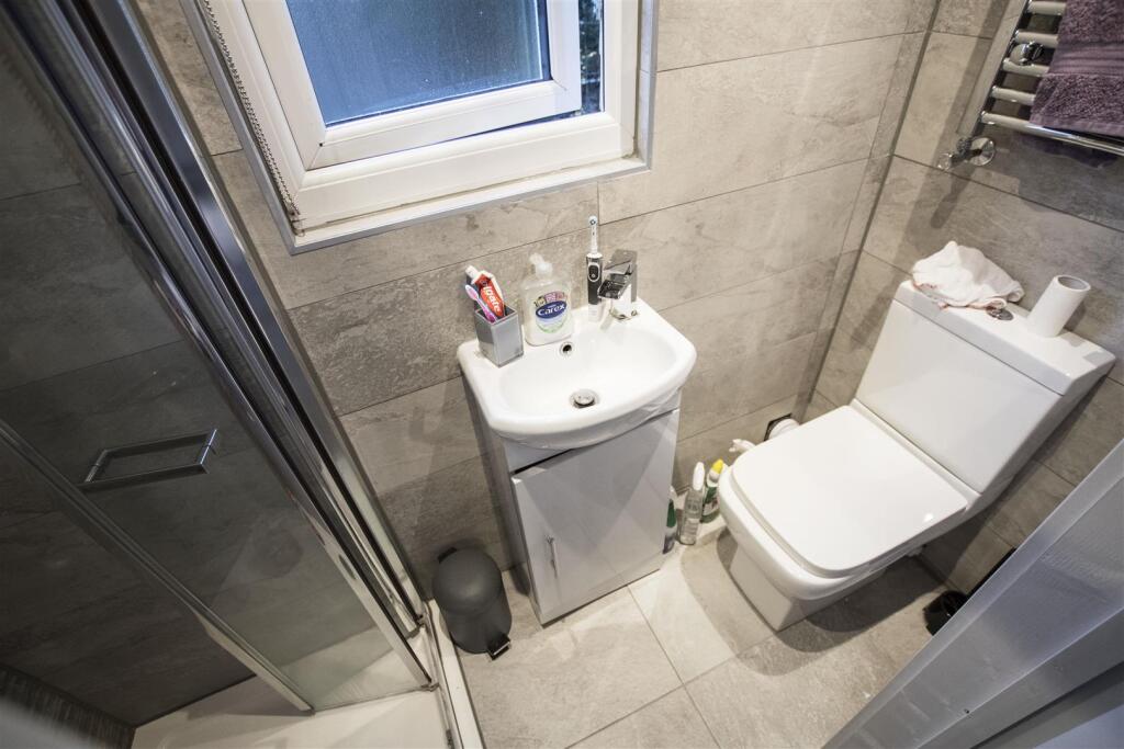 6 bedroom house for rent