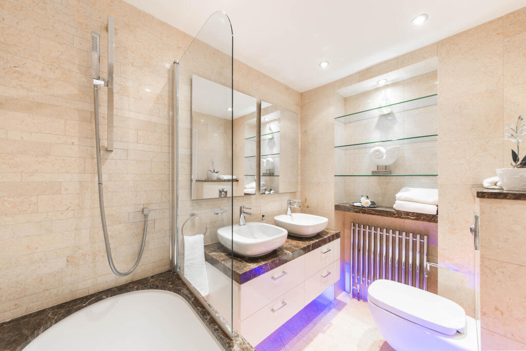 Apartment in London - View 5