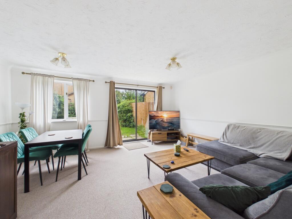 Main image of property: Tallis Lane, Milton Keynes, MK7