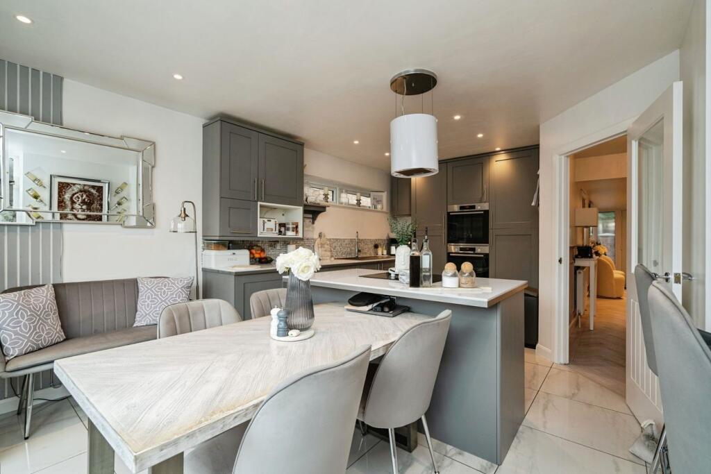 House in Ipswich - View 3