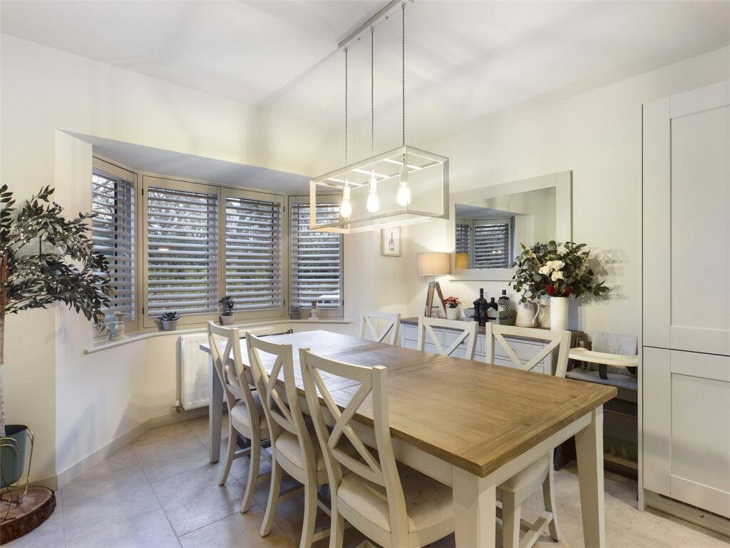 House in Berkshire, Sulhamstead - View 2