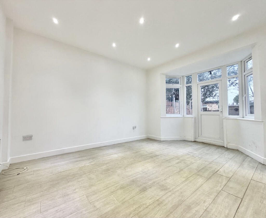 House in London - View 2