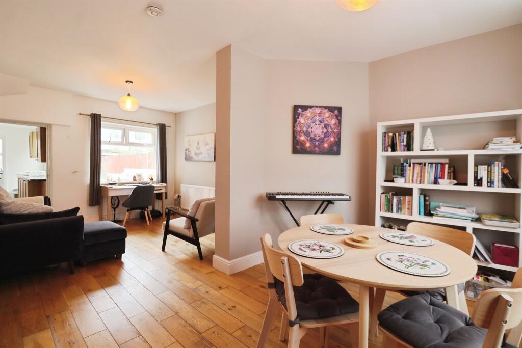 House in Cardiff, Grangetown - View 4