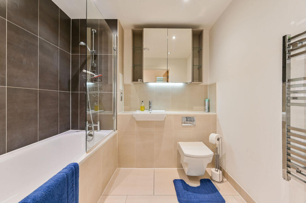 Apartment in London - View 5