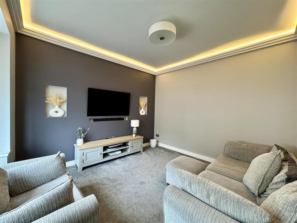 House in Kirklees, West Yorkshire - More