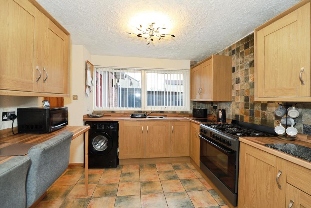 Bentley Grove, Winsford, Cheshire, CW7 photo 4