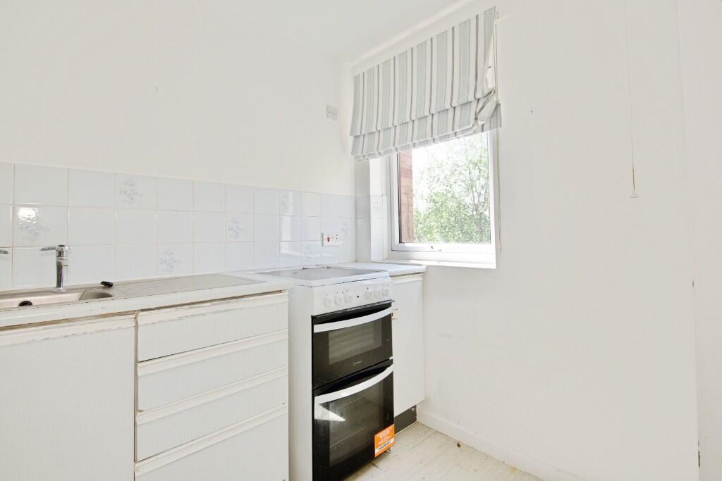 Diploma Avenue, London, N2 - View 5