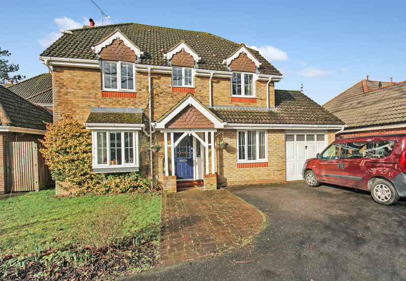 Main image of property: Falconwood Close, Fordingbridge