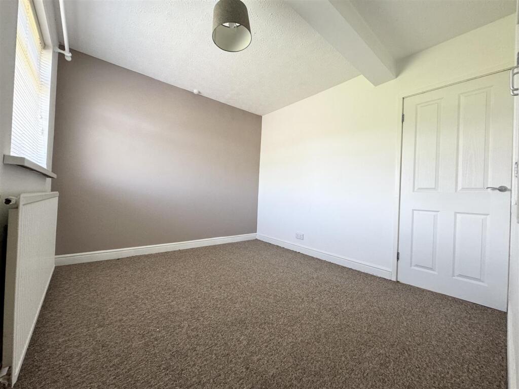 House in Huddersfield, Lower Cumberworth - View 6