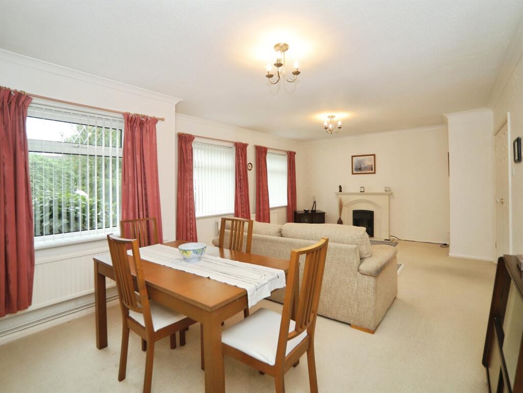 Despenser Road, Sully, Penarth photo 3
