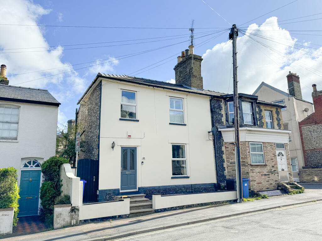 3-bed semi-detached on Park Lane, Newmarket, £315,000