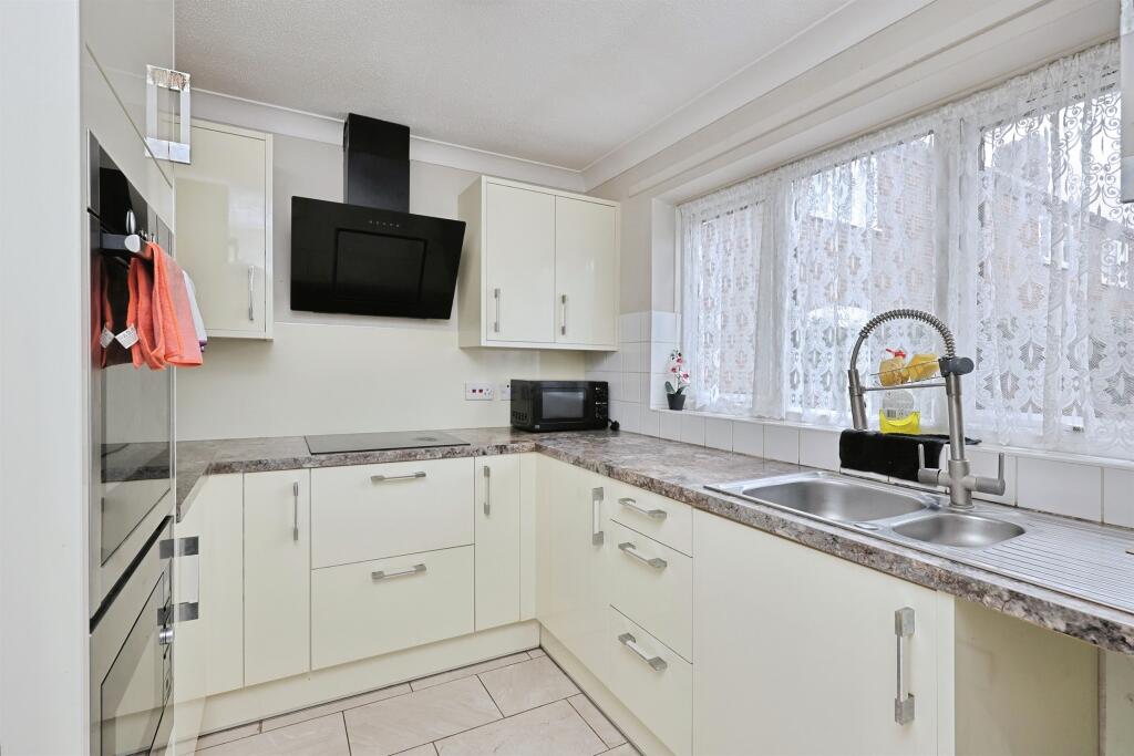 Middleton Crescent, Norwich photo 4