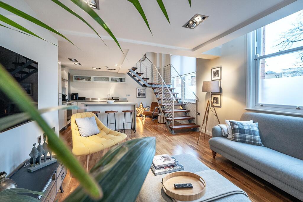 Apartment in Warwick, Royal Leamington Spa - View 4