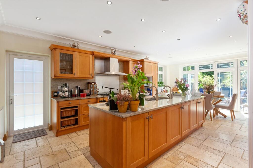 House in London, Stanmore - View 4