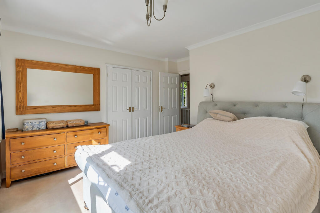 House in Reading, Caversham Heights - More