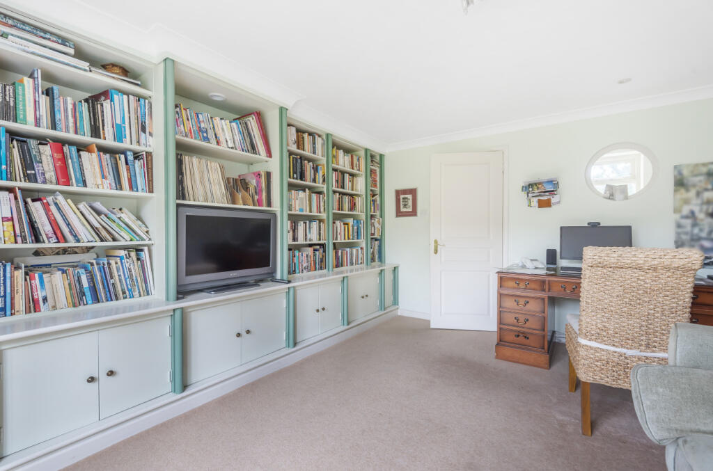House in Southampton - View 5