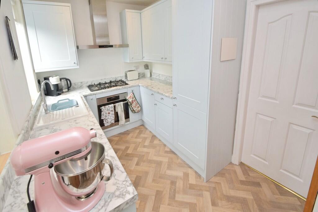 House in Bradford, Bingley - More