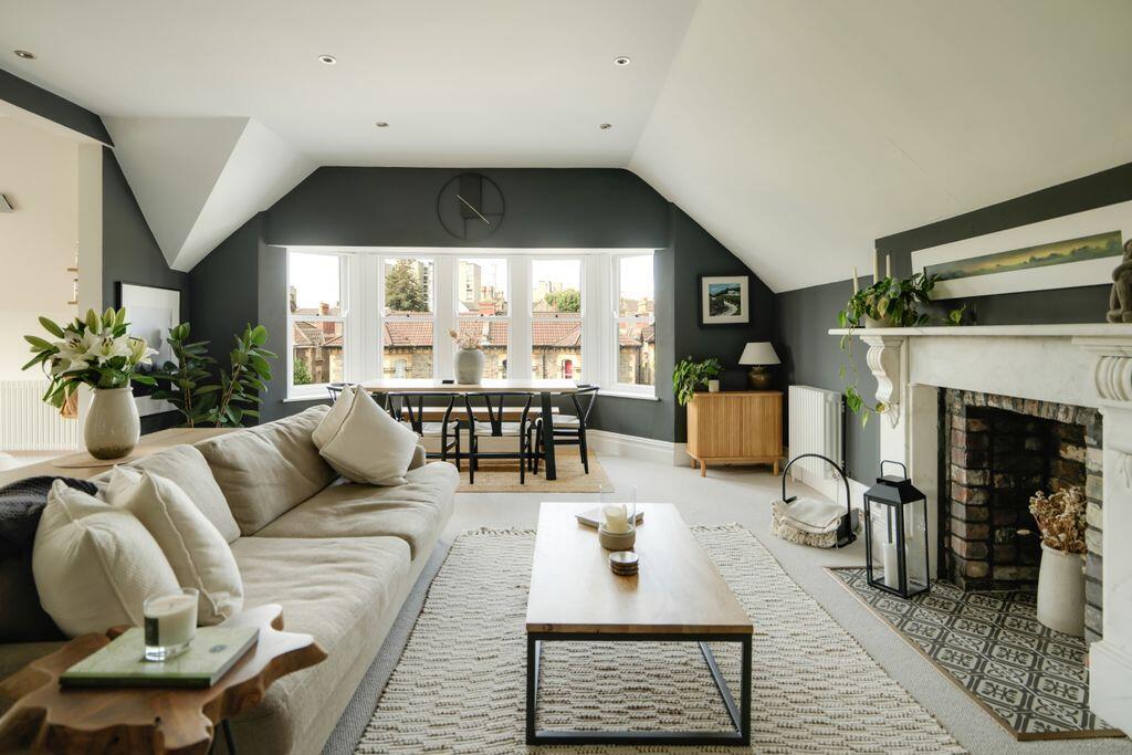 Apartment in Bristol - More