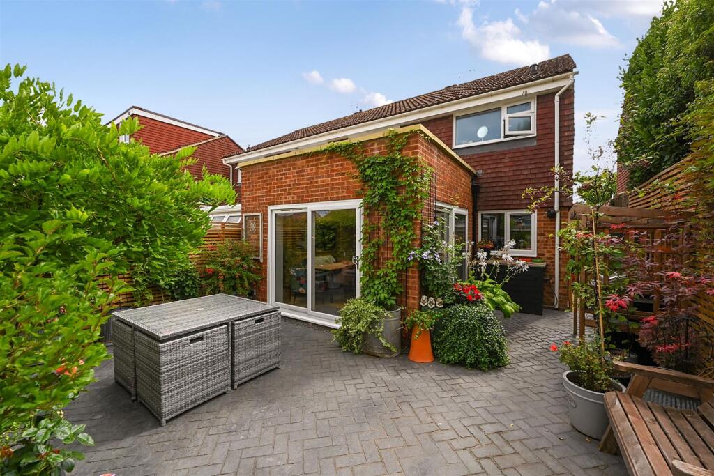 House in Henfield - View 4