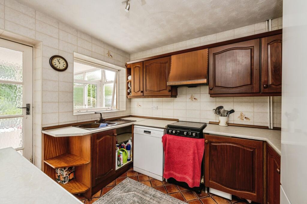 House in Swansea, Penyrheol, Sketty - More
