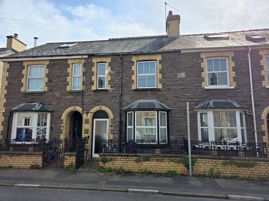 Main image of property: Oxford Street, Abergavenny, NP7