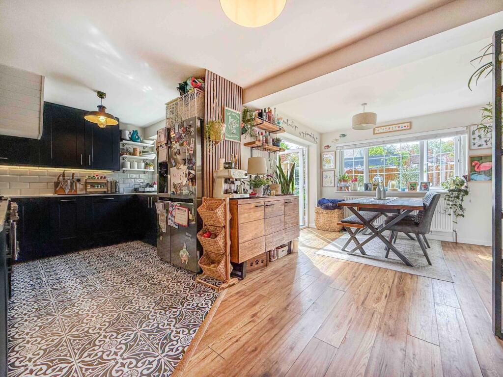 House in Hart, Moulsham Green, Yateley - View 2