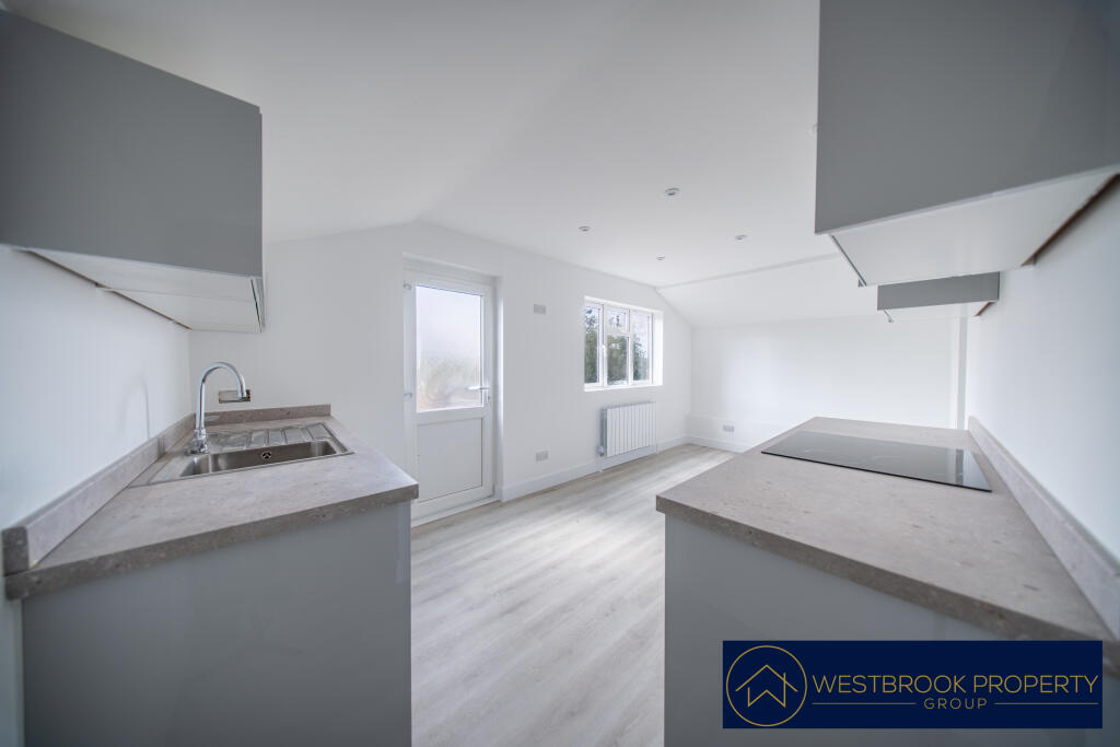 Apartment in Chelmsford - View 3