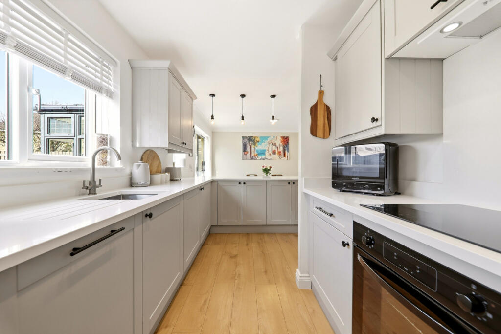 House in Leeds, New Scarborough, Westfield - View 4