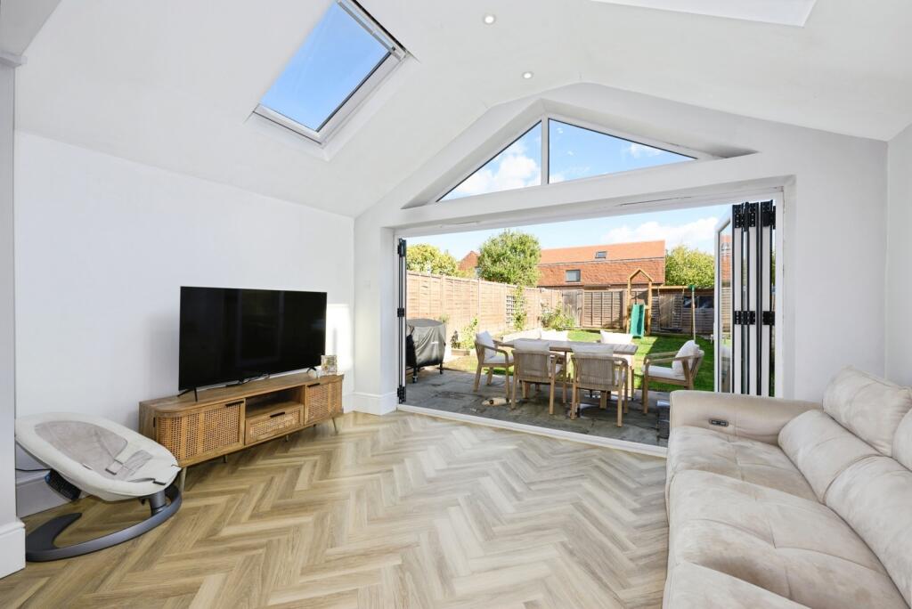 House in Reigate and Banstead, Surrey - View 2