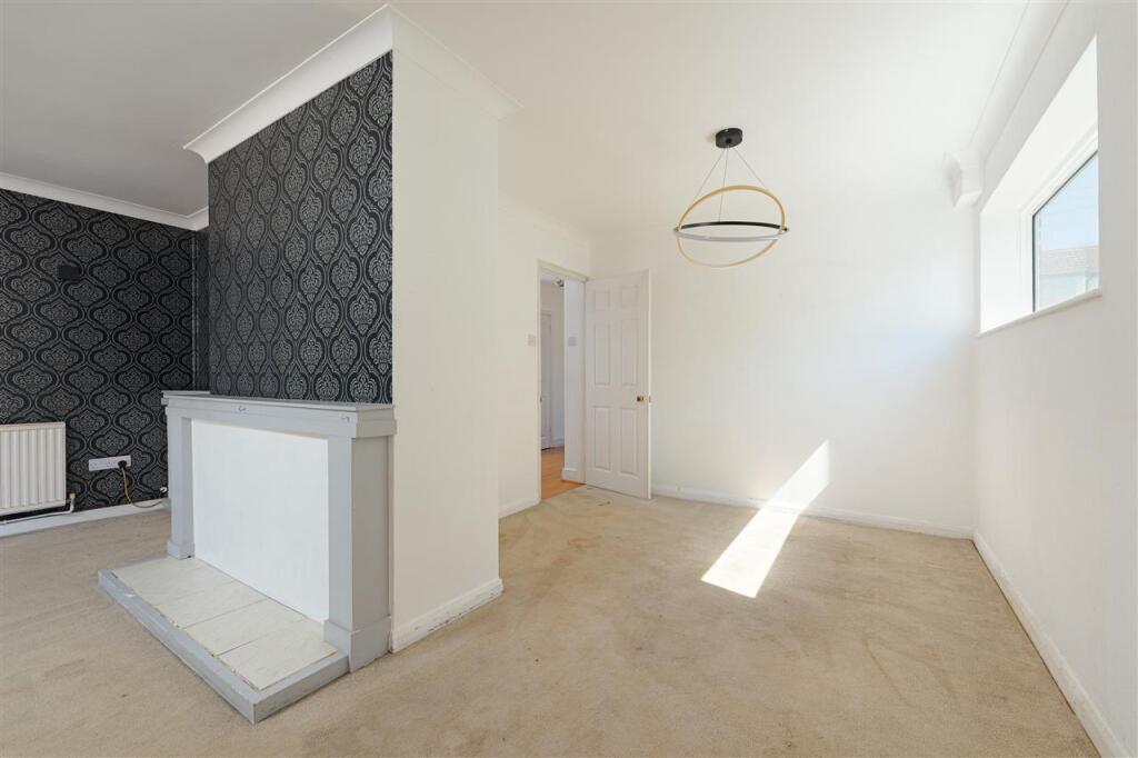 House in Canterbury - View 5