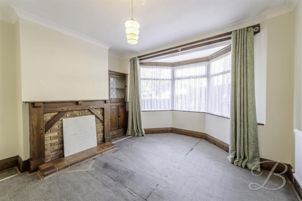 House in Mansfield, Nottinghamshire - View 5
