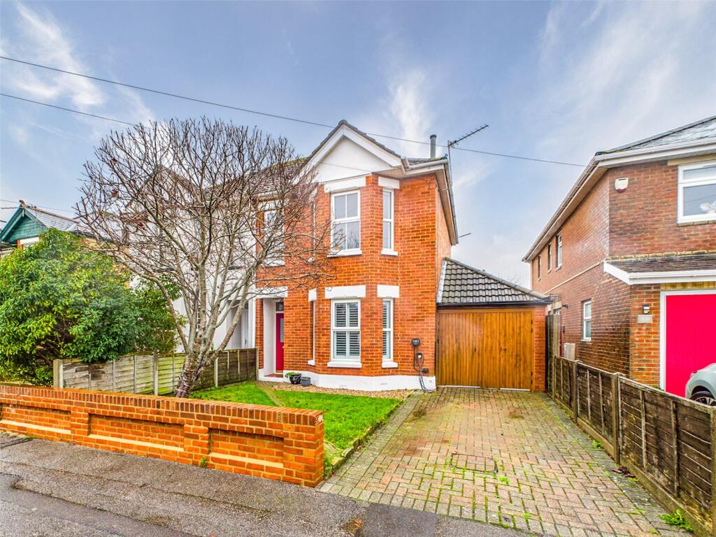 Avon Road West, Christchurch, Dorset, BH23