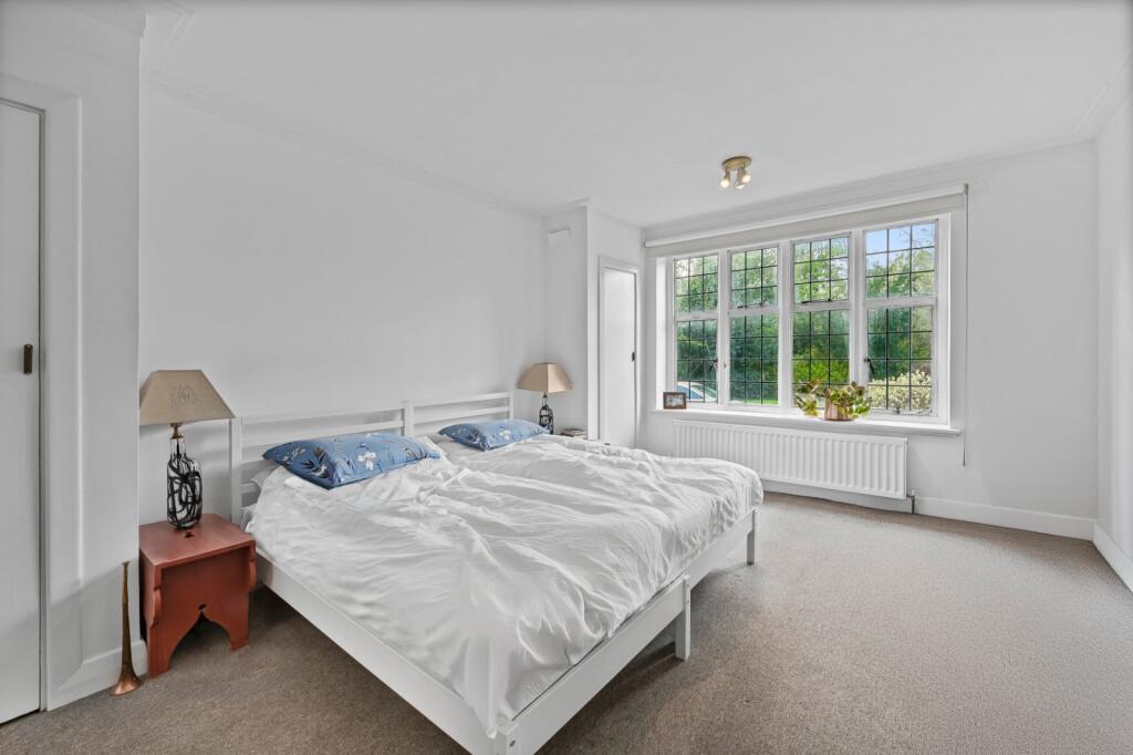 Apartment in London - View 5