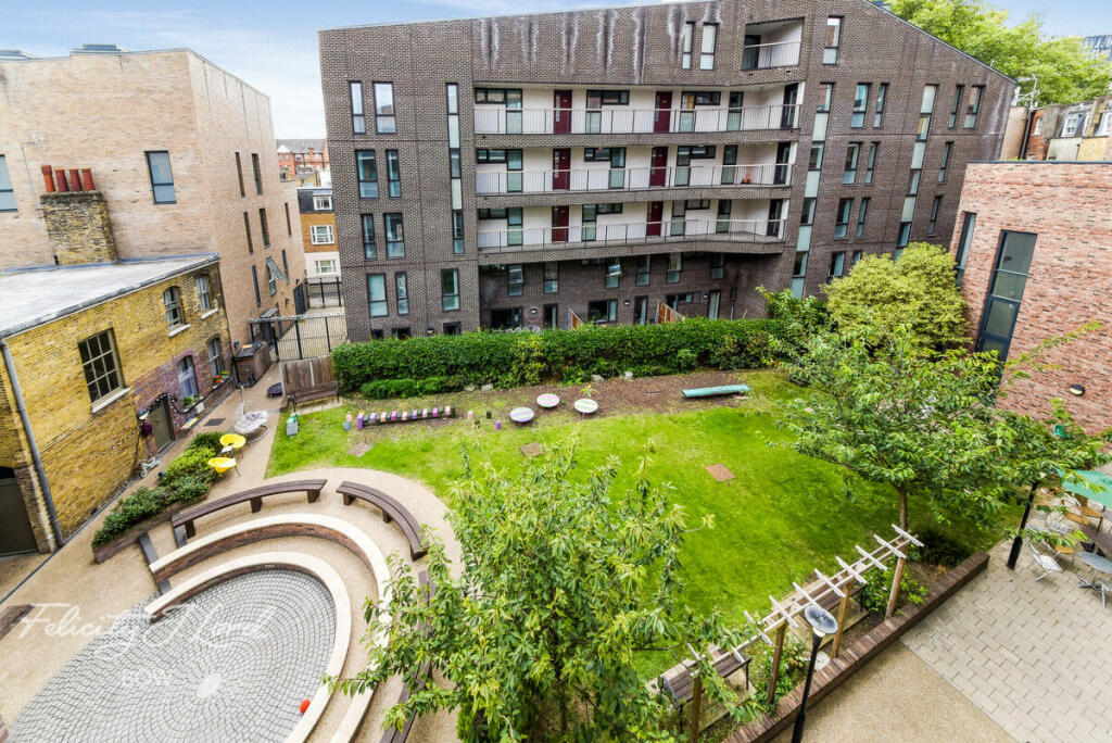 2-bed flat on Giles Court, Tabernacle Gardens, London, E2, £690,000