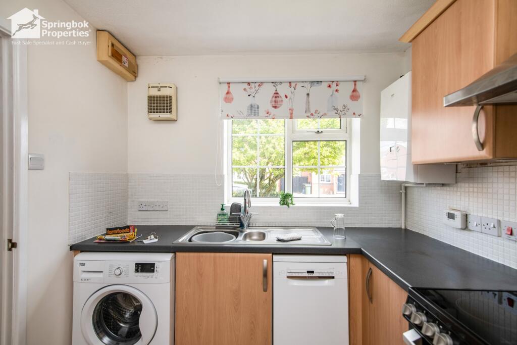 House in Sandwell, West Midlands - More