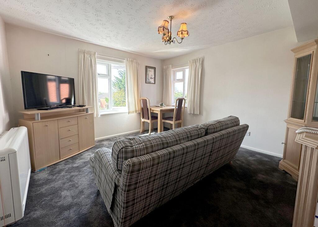 Oak Tree Court, Pembroke Way, Hall Green photo 4