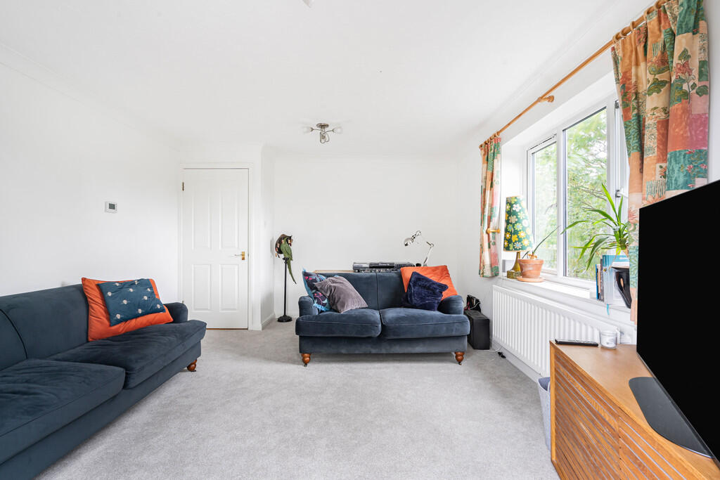 Apartment in Reigate and Banstead, Surrey - View 5
