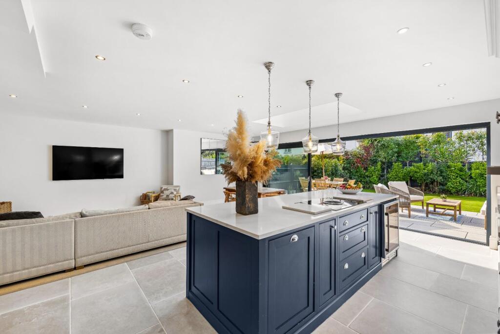 House in Hove, Hangleton - More