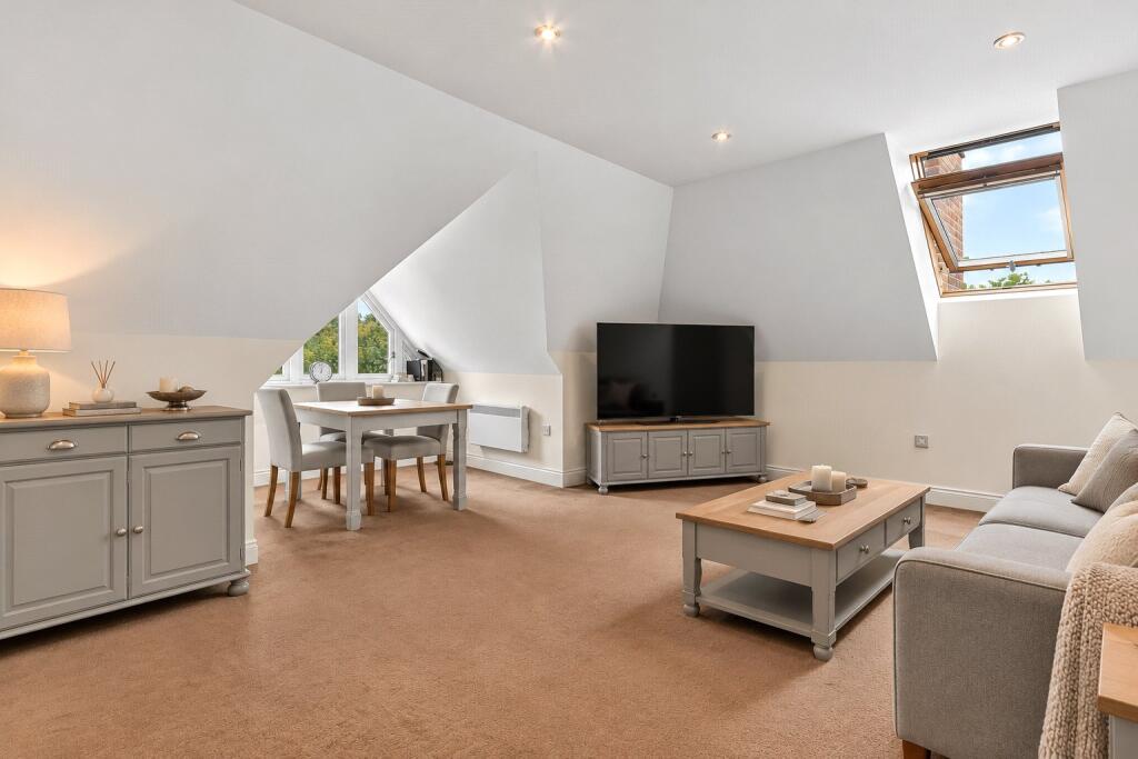 Apartment in Slough - View 4