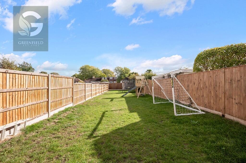 Sunnymede Avenue, Epsom, KT19 photo 4