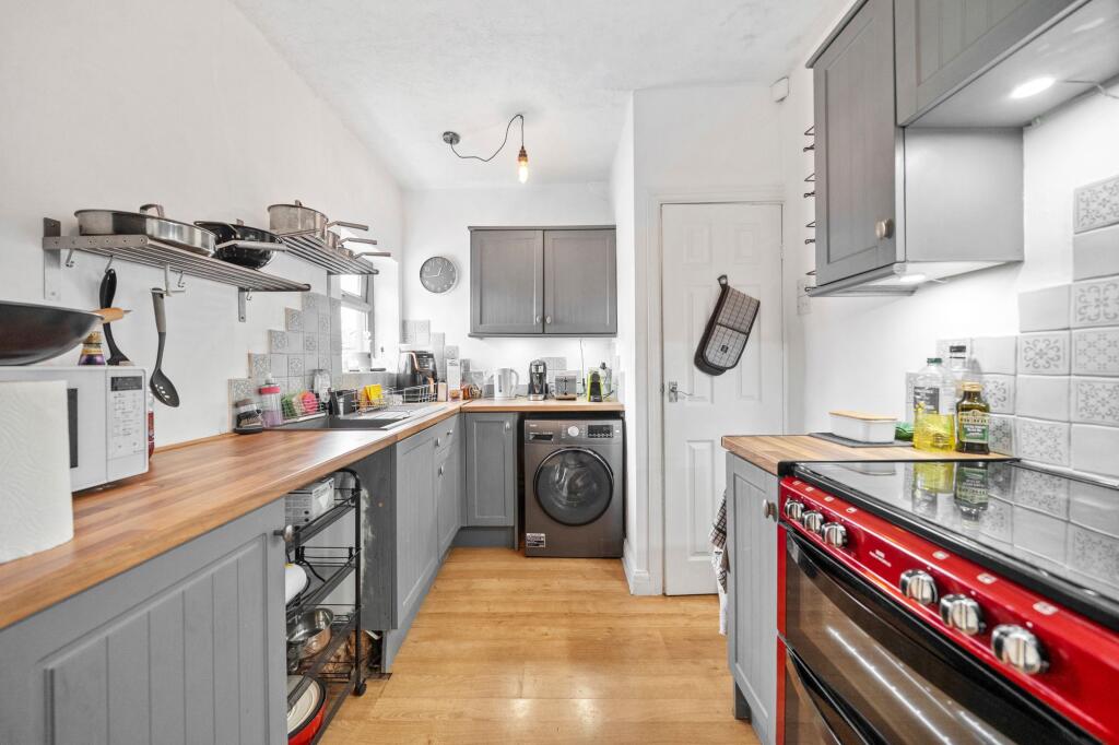 Kendal Grove, Leigh, WN7 photo 3