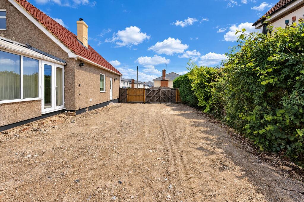 Rawreth Lane, Rayleigh, SS6 photo 4