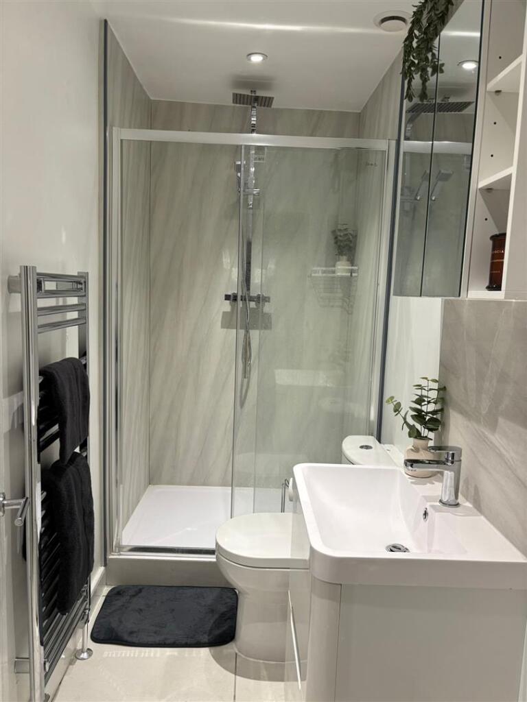 1 bedroom house share for rent