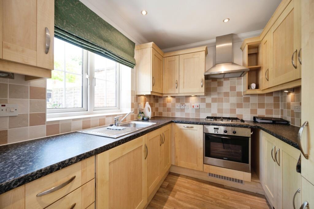 House in Havant, Hampshire - View 5