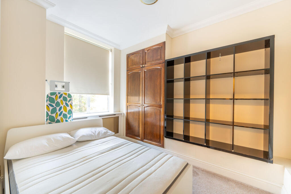 Apartment in London - View 5