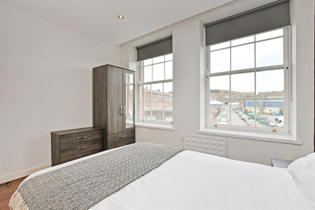 Apartment in Sheffield - View 3