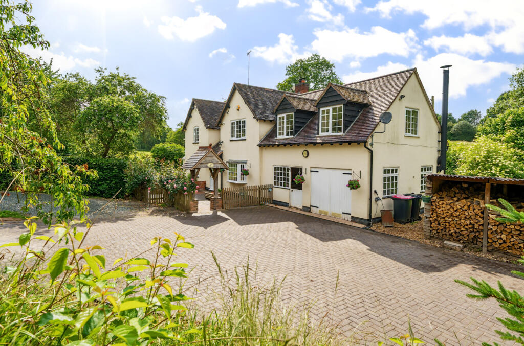 Main image of property: Mancetter WARWICKSHIRE