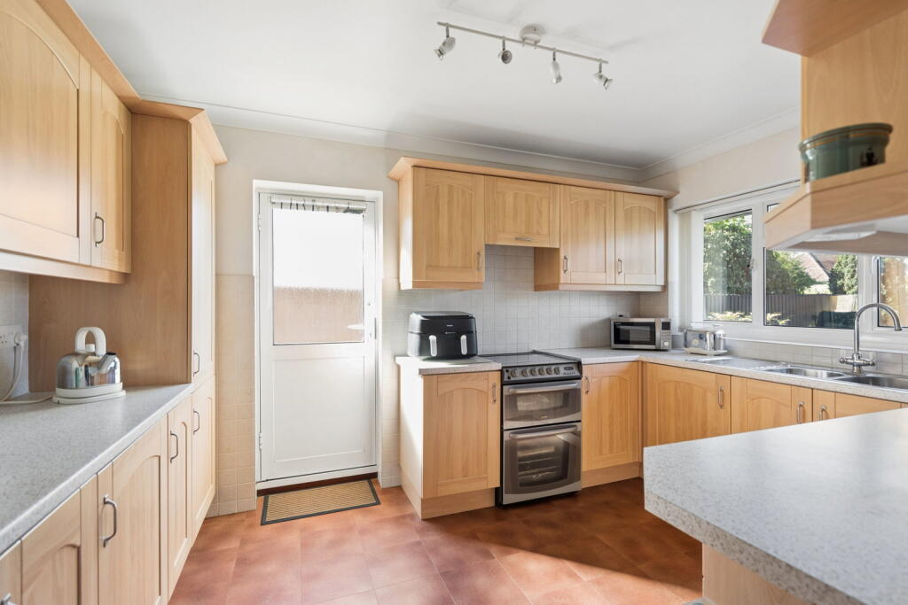 House in Three Rivers, Batchworth - View 5