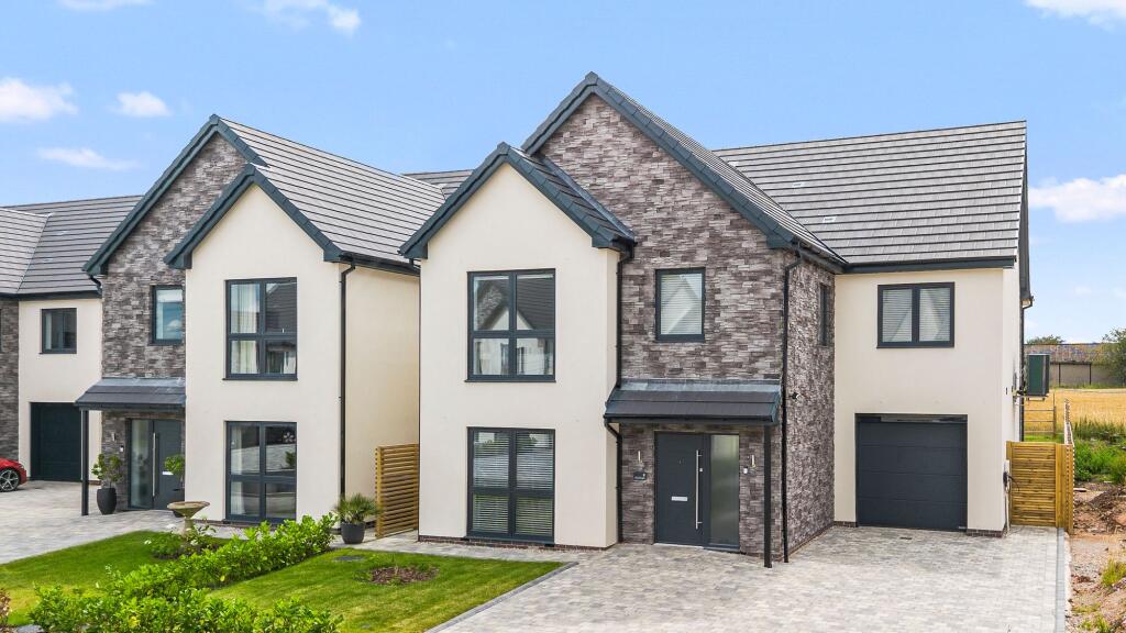 4-bed detached on Lane End Mews, Twiss Green Lane, WA3, £795,000