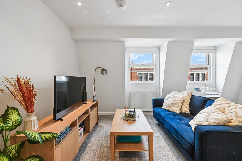 Apartment in London - View 5